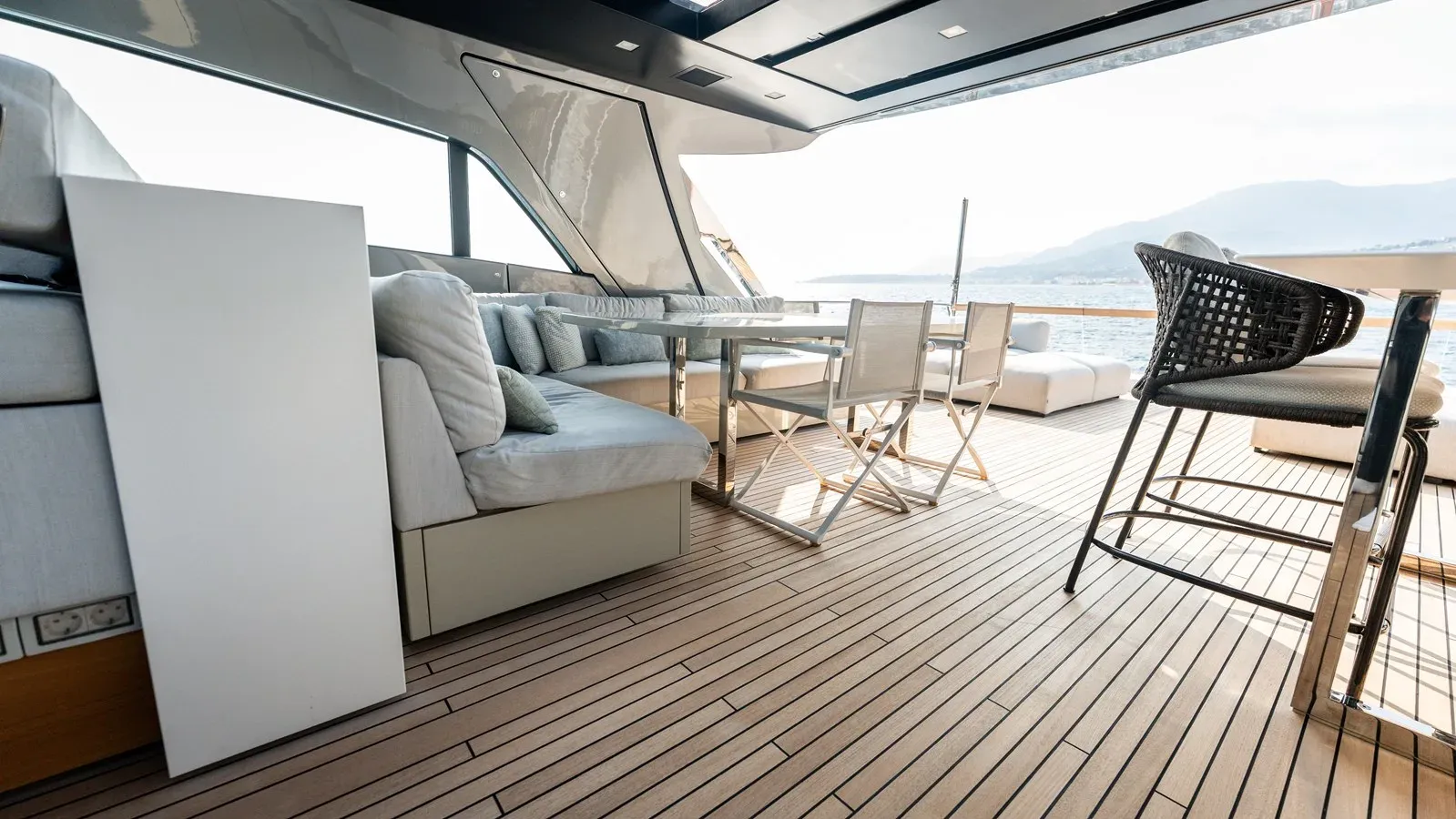 Buy a yacht LA