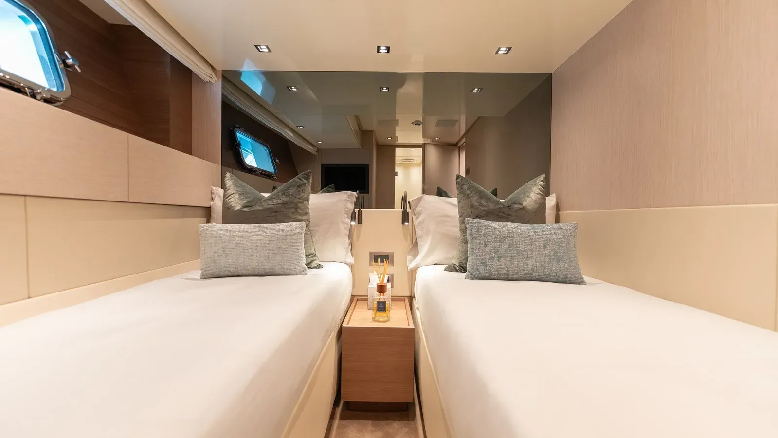 Buy a yacht LA SX88
