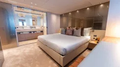 LA 87 yacht sale