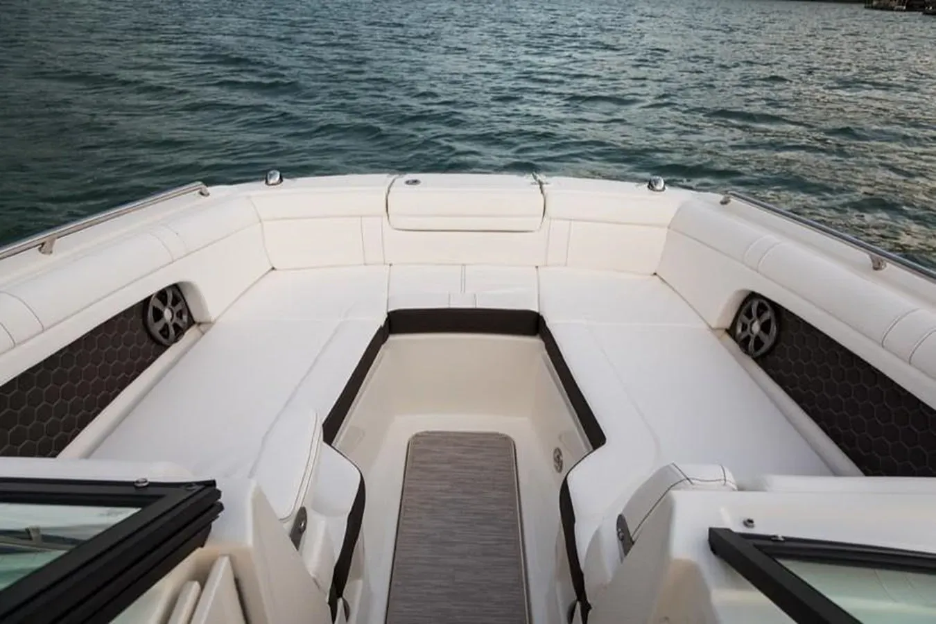Buy a Sea Ray 270SD-OB 2024 at Shestakov Yacht Sales