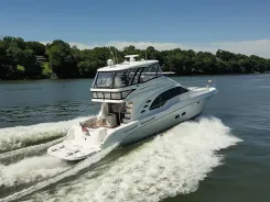 Купить яхту UPSIDE - SEA RAY в Shestakov Yacht Sales