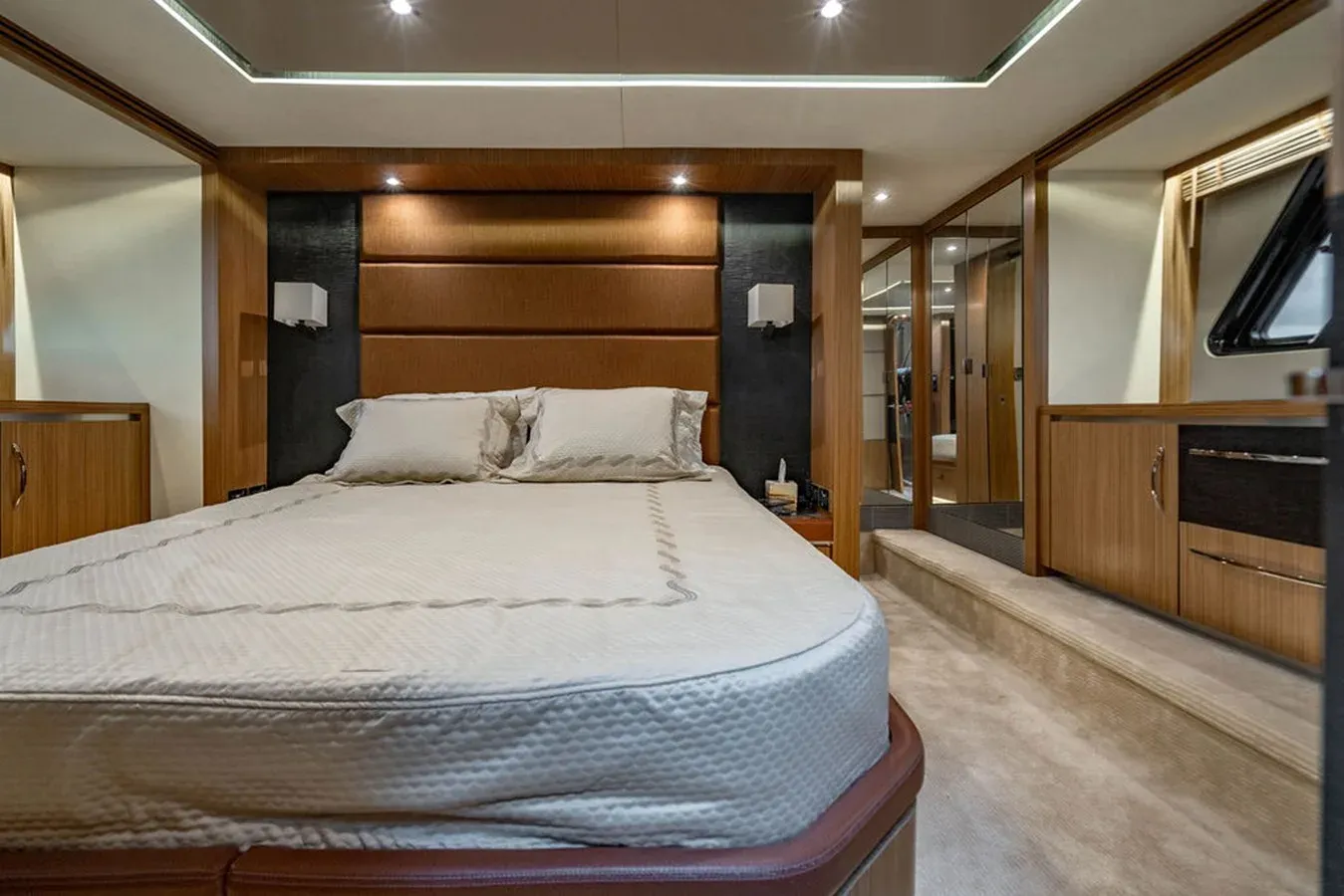 Купить яхту Bella 65 в Shestakov Yacht Sales