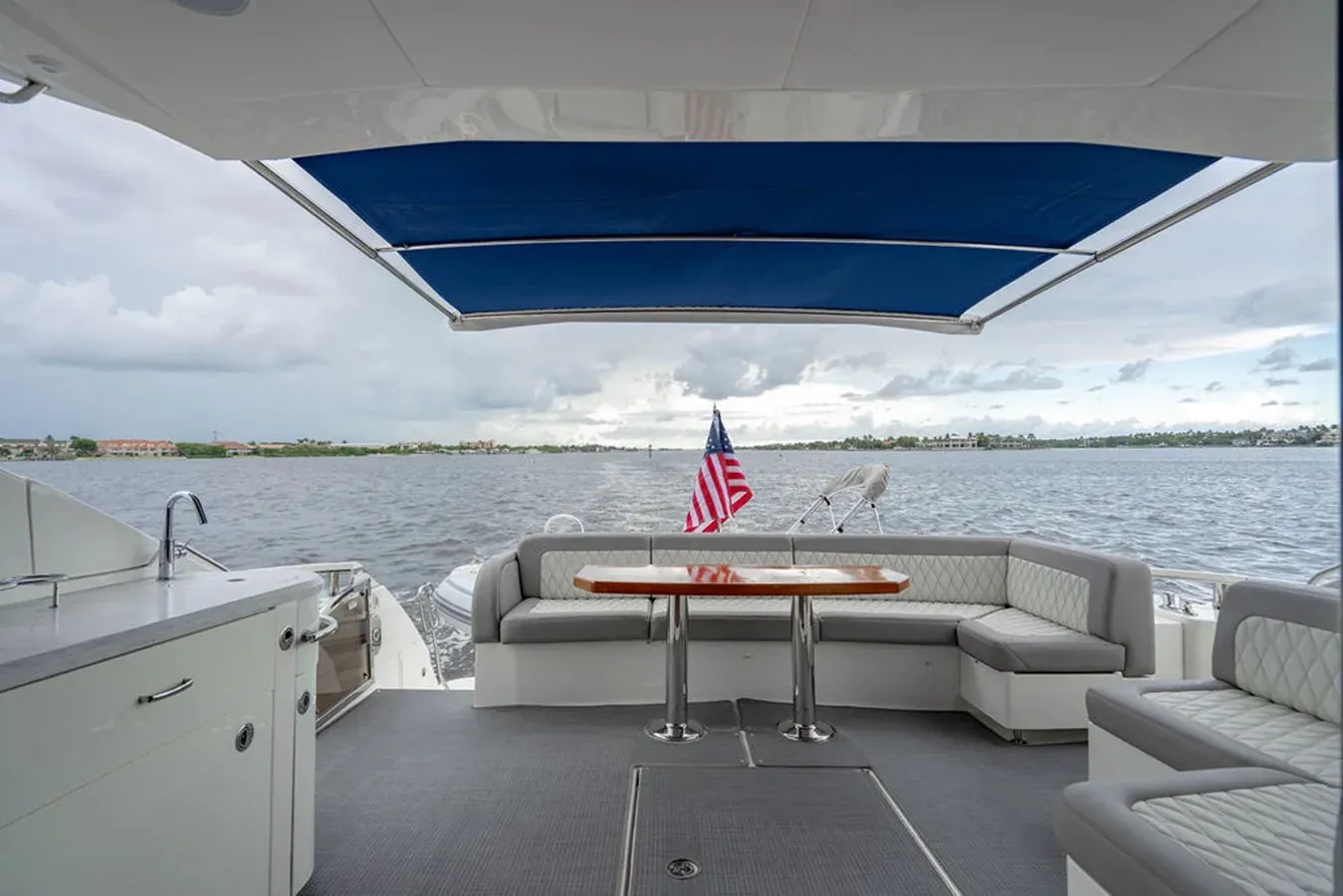 Купить яхту Bella L650 в Shestakov Yacht Sales