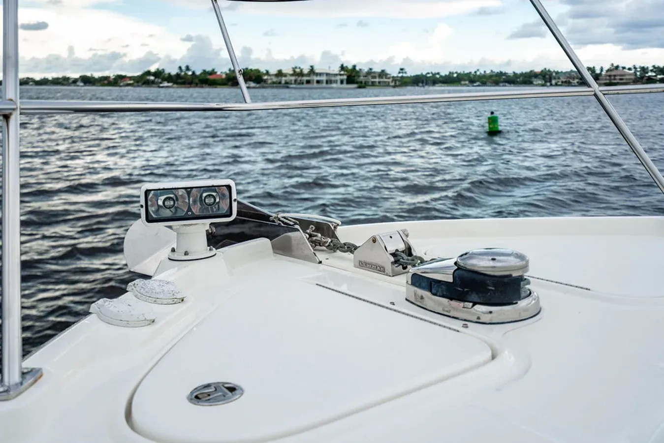 Купить яхту Bella - SEA RAY в Shestakov Yacht Sales