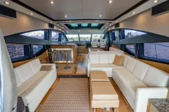 Купить яхту Bella - SEA RAY в Shestakov Yacht Sales