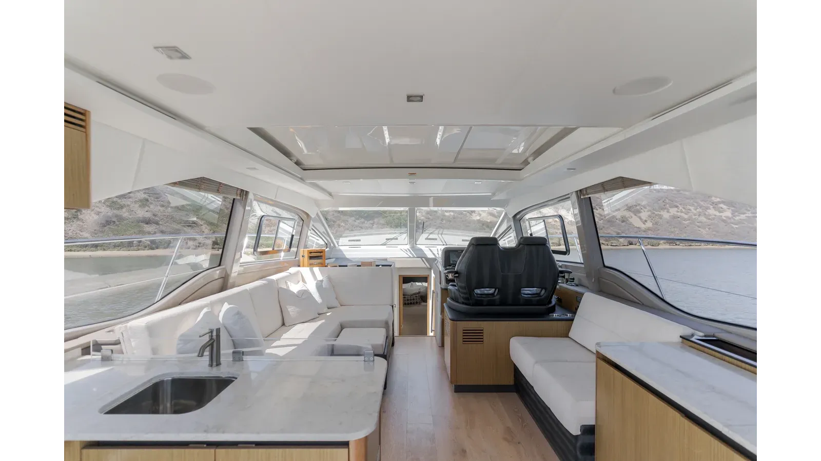 Buy a Saw Sea IIII - SEA RAY at Shestakov Yacht Sales