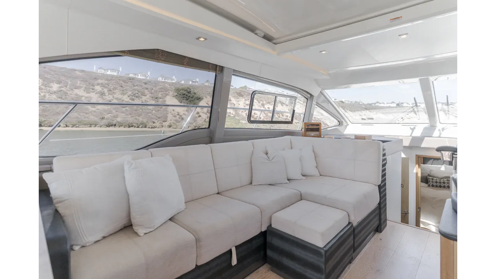 Buy a yacht Saw Sea IIII - SEA RAY