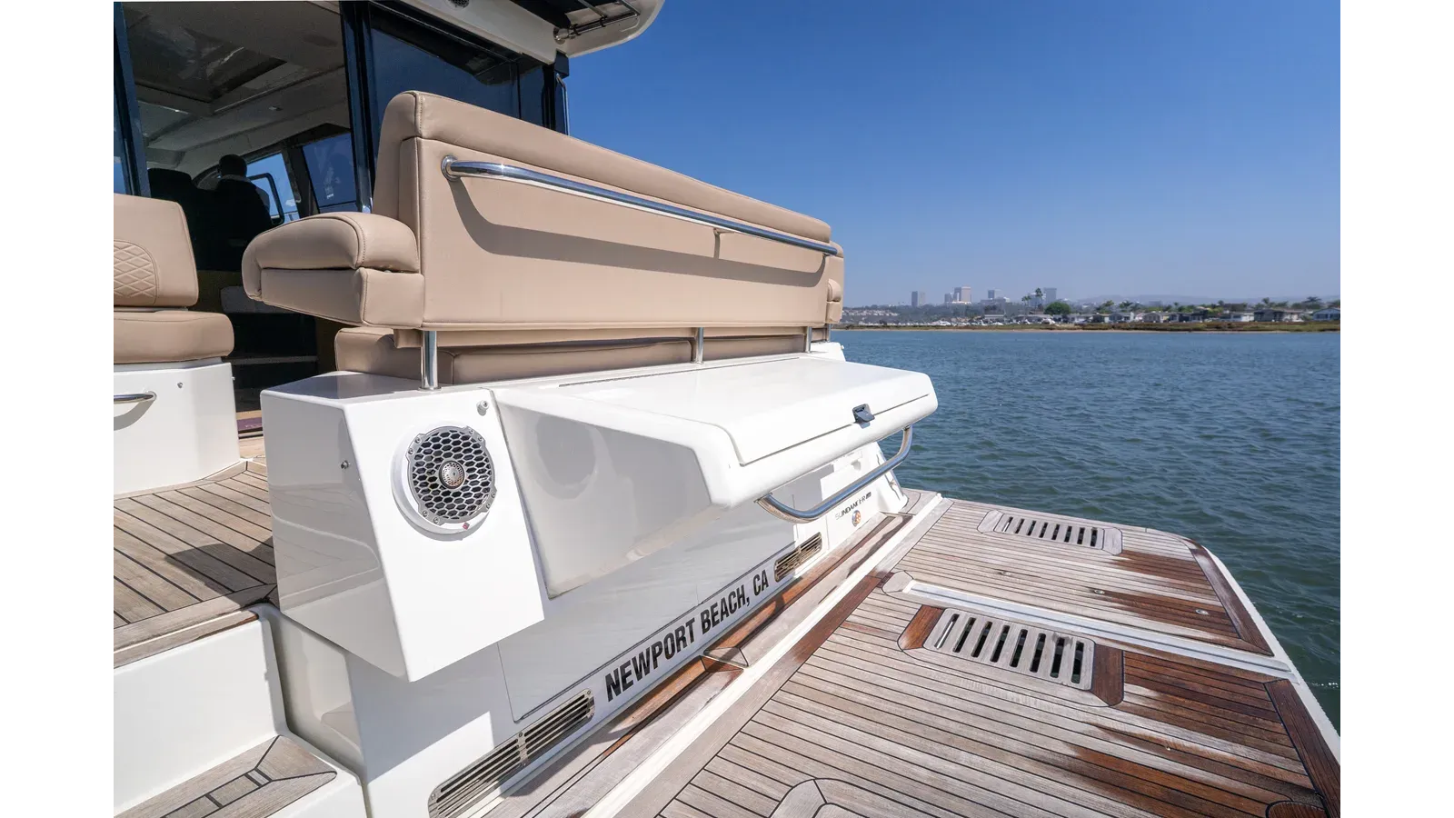Buy a Saw Sea IIII - SEA RAY at Shestakov Yacht Sales