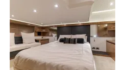 Saw Sea IIII Sundancer 460 yacht sale