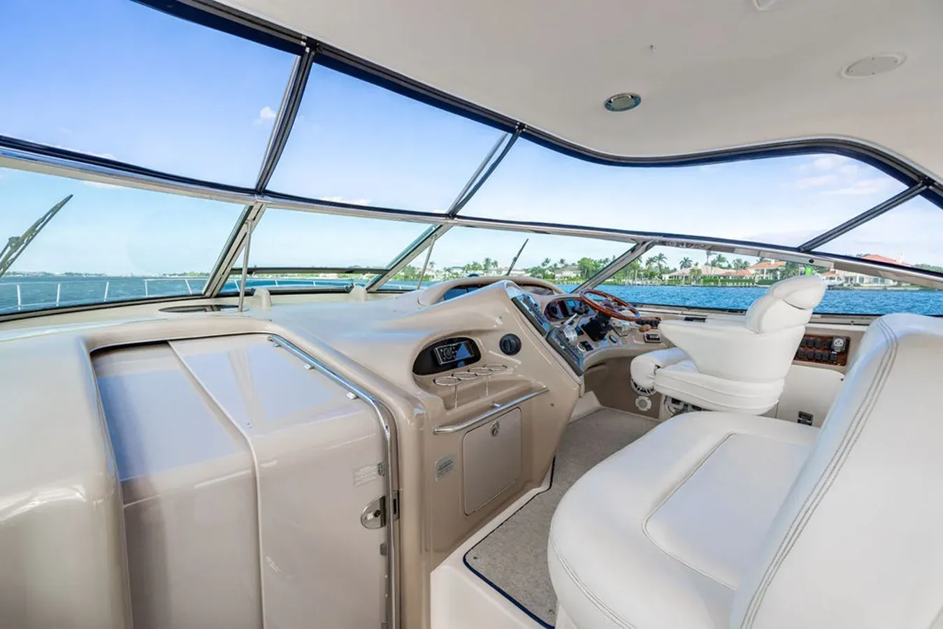 Купить яхту Bubble Trouble ll - SEA RAY в Shestakov Yacht Sales