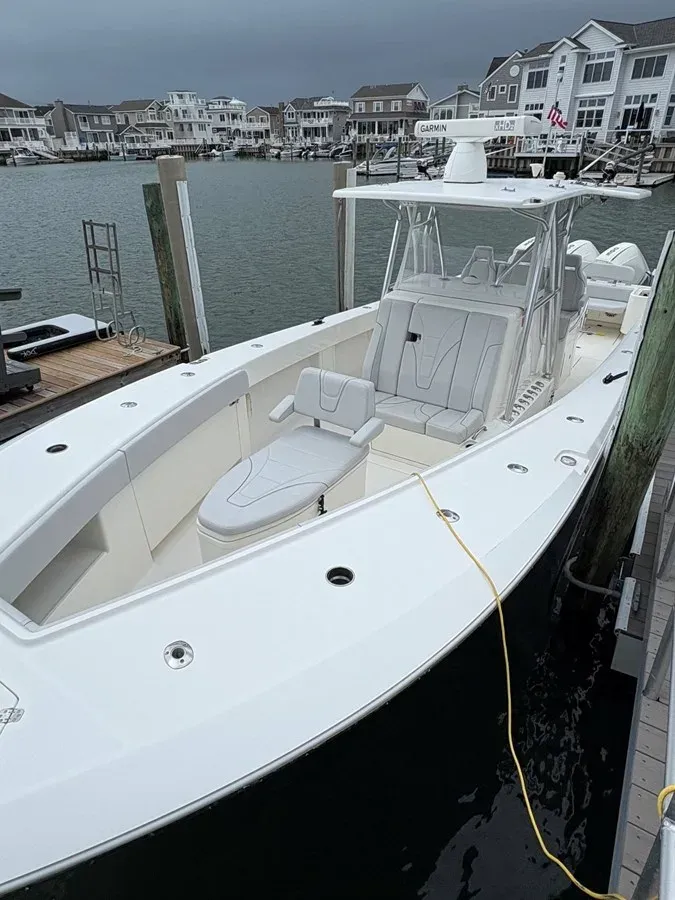 Стоимость яхты FRIGATE 370Z