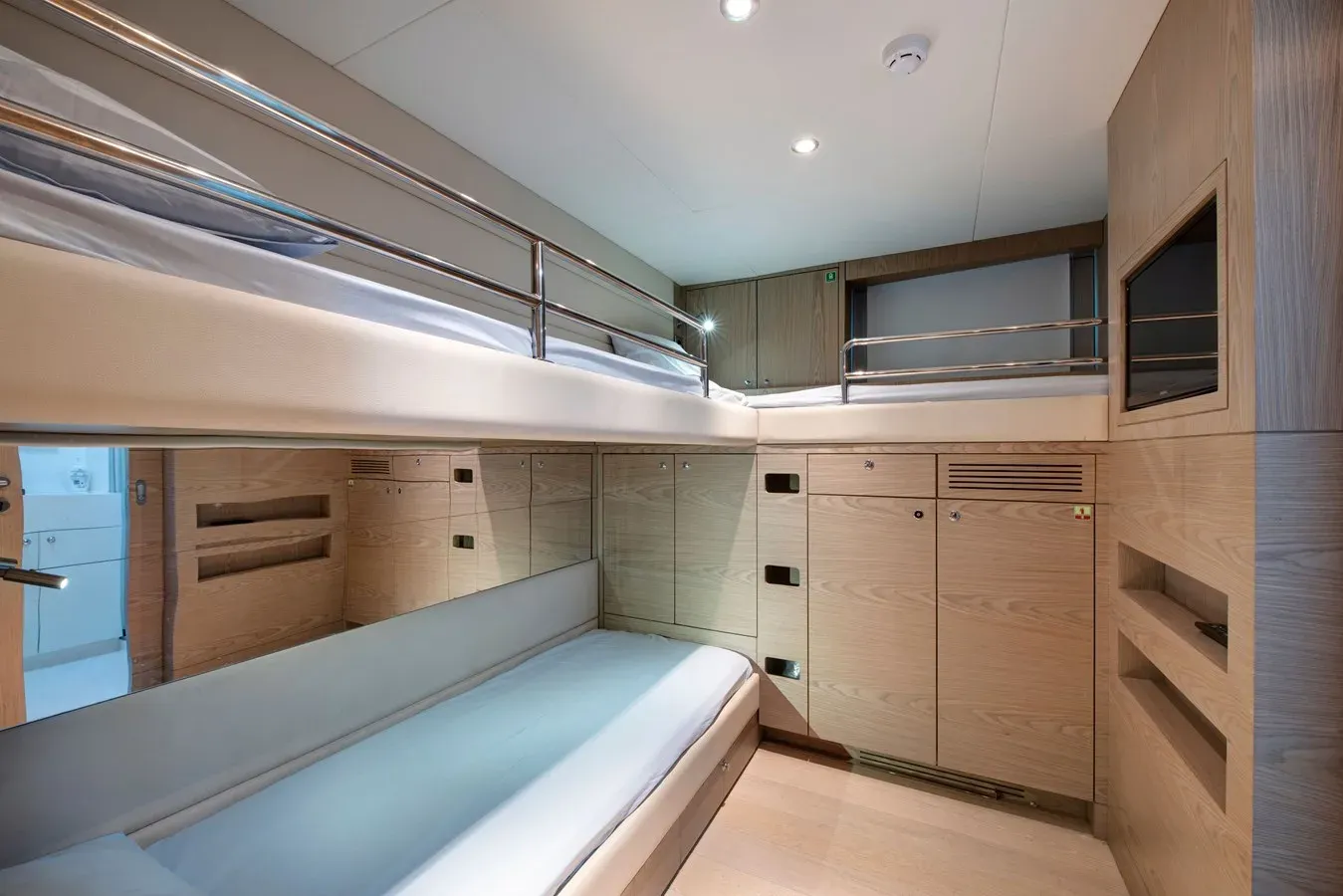 Buy a yacht K 137
