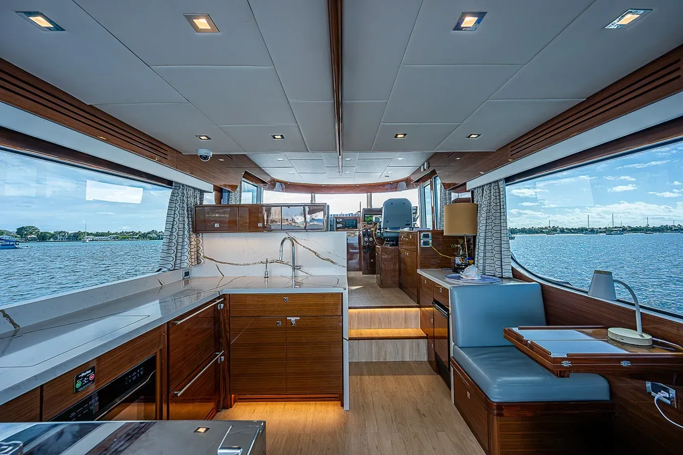 the best price on EAST BY SOUTH 54