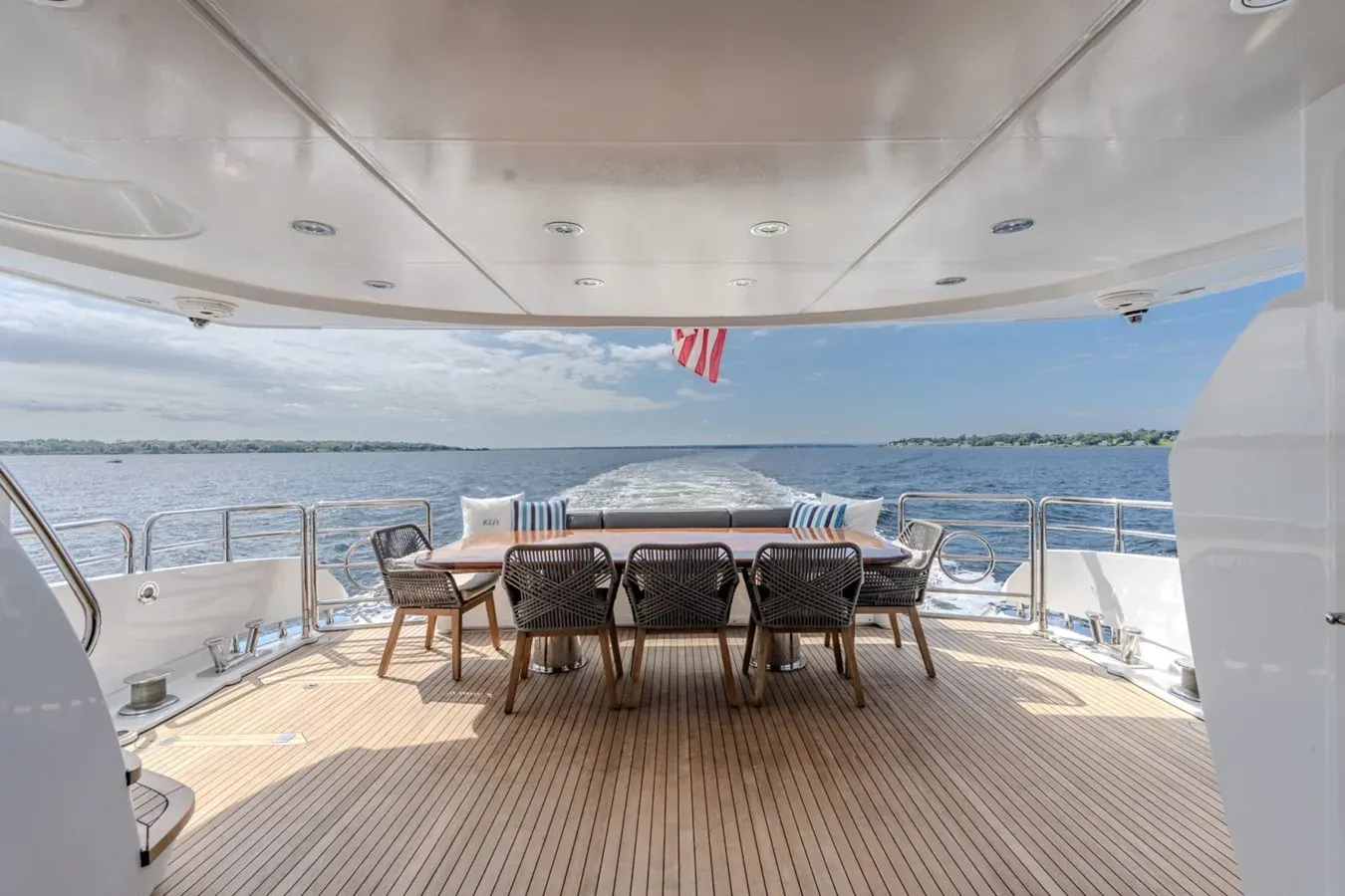 Buy a 2004 Sunseeker 105 Yacht - Sunseeker at Shestakov Yacht Sales