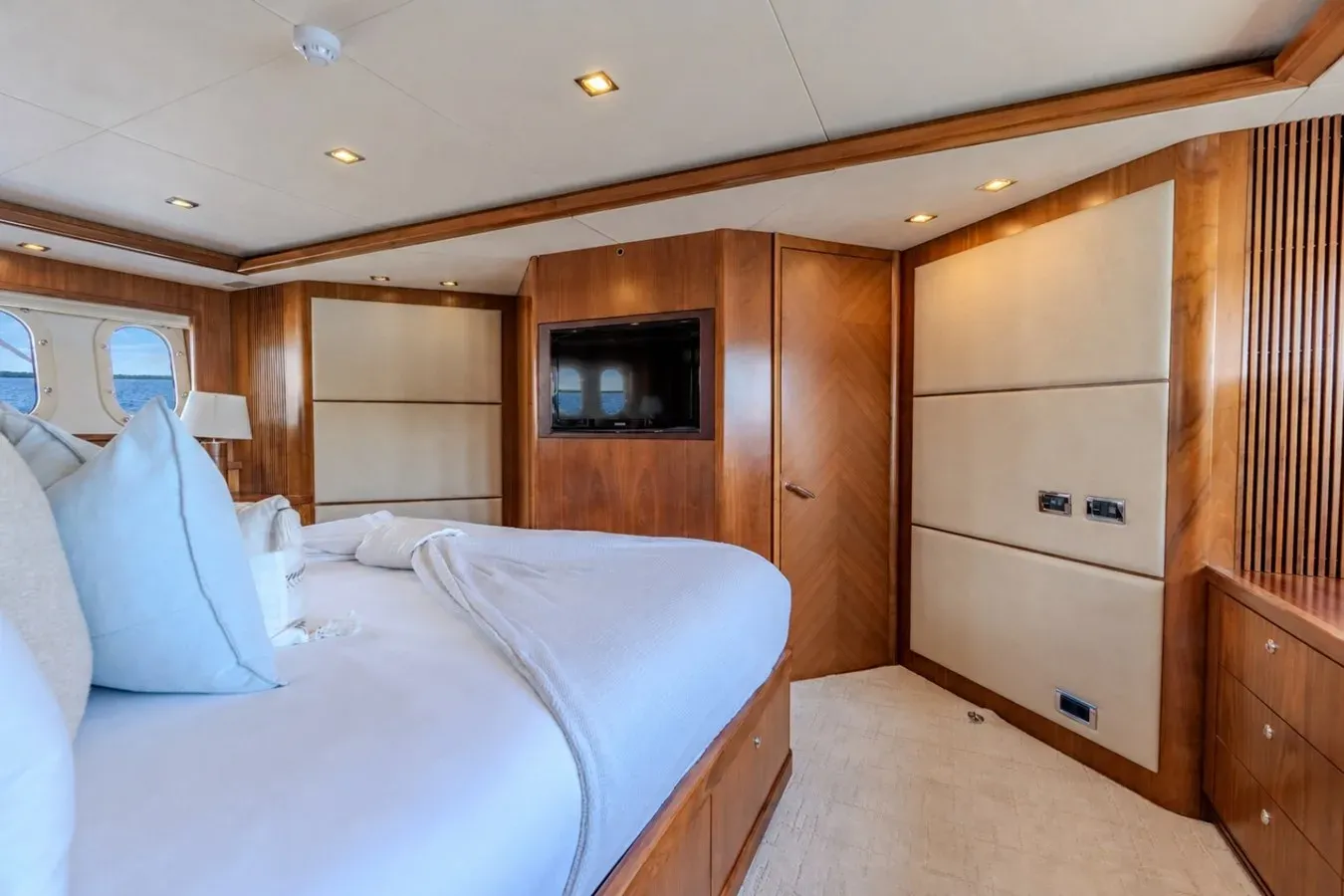best yacht sales deals 2004 Sunseeker 105 Yacht 2004