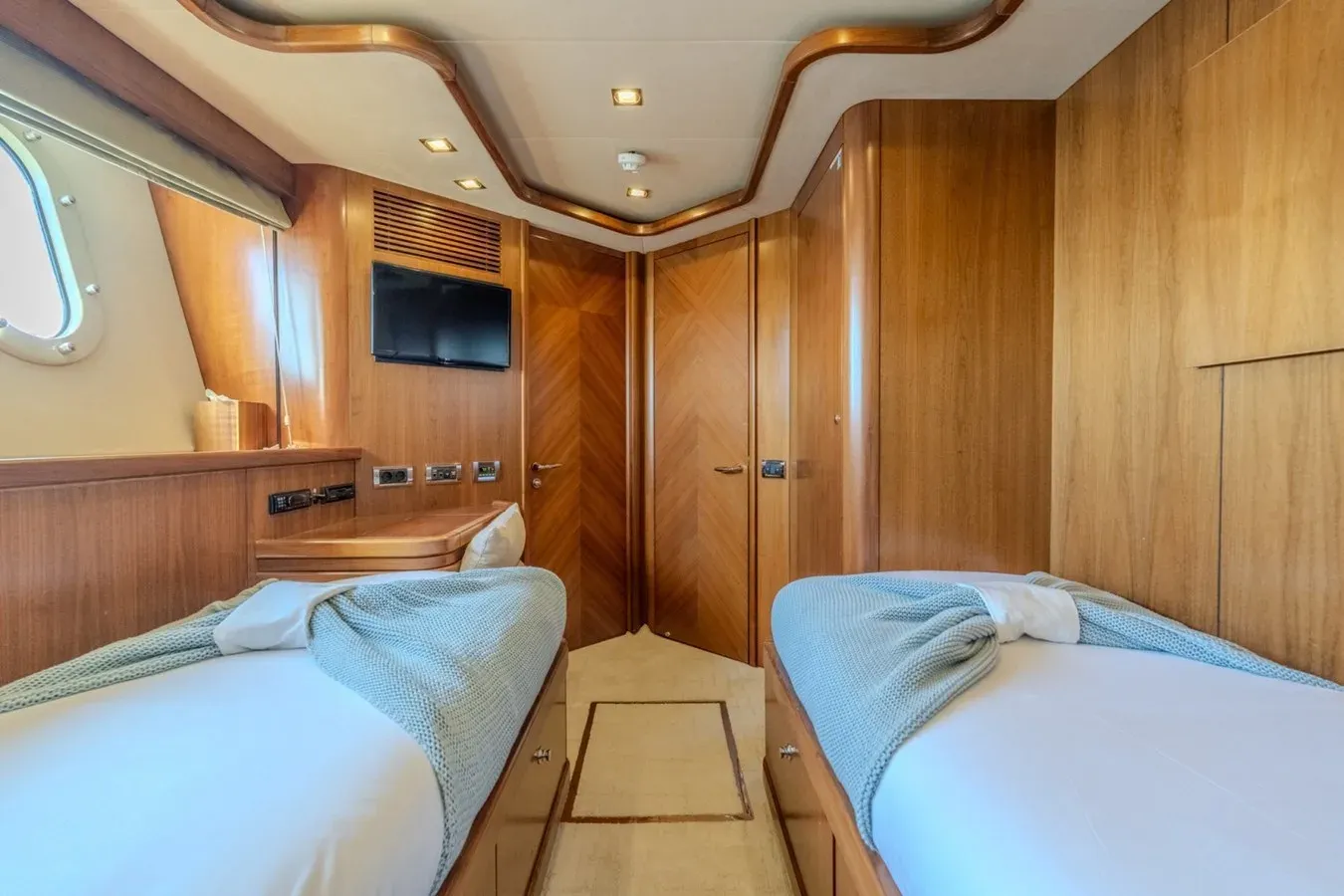 the best price on 2004 Sunseeker 105 Yacht - Sunseeker