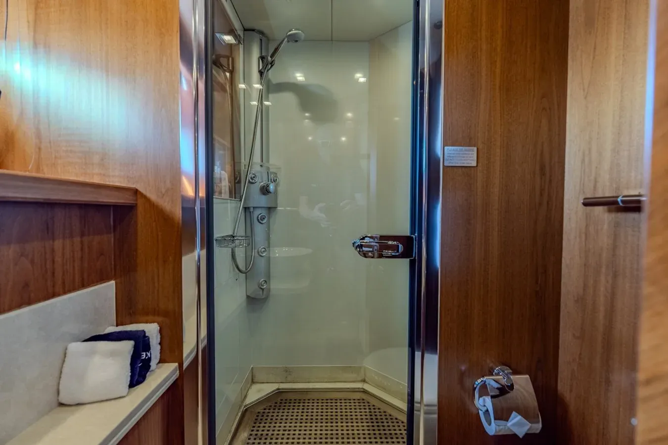 Buy a yacht 2004 Sunseeker 105 Yacht