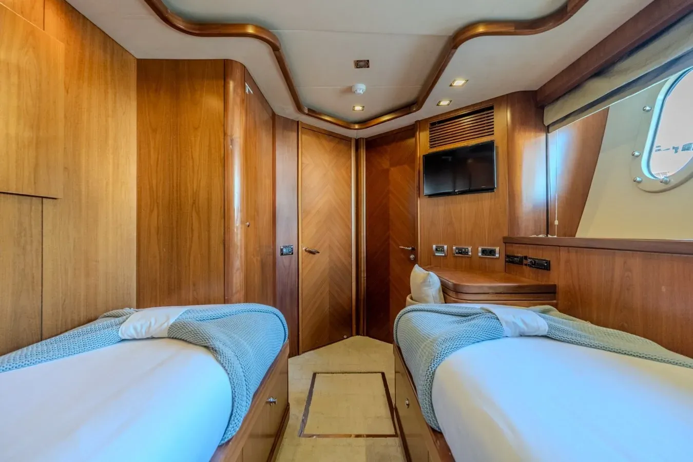 2004 Sunseeker 105 Yacht 2004 yacht sale