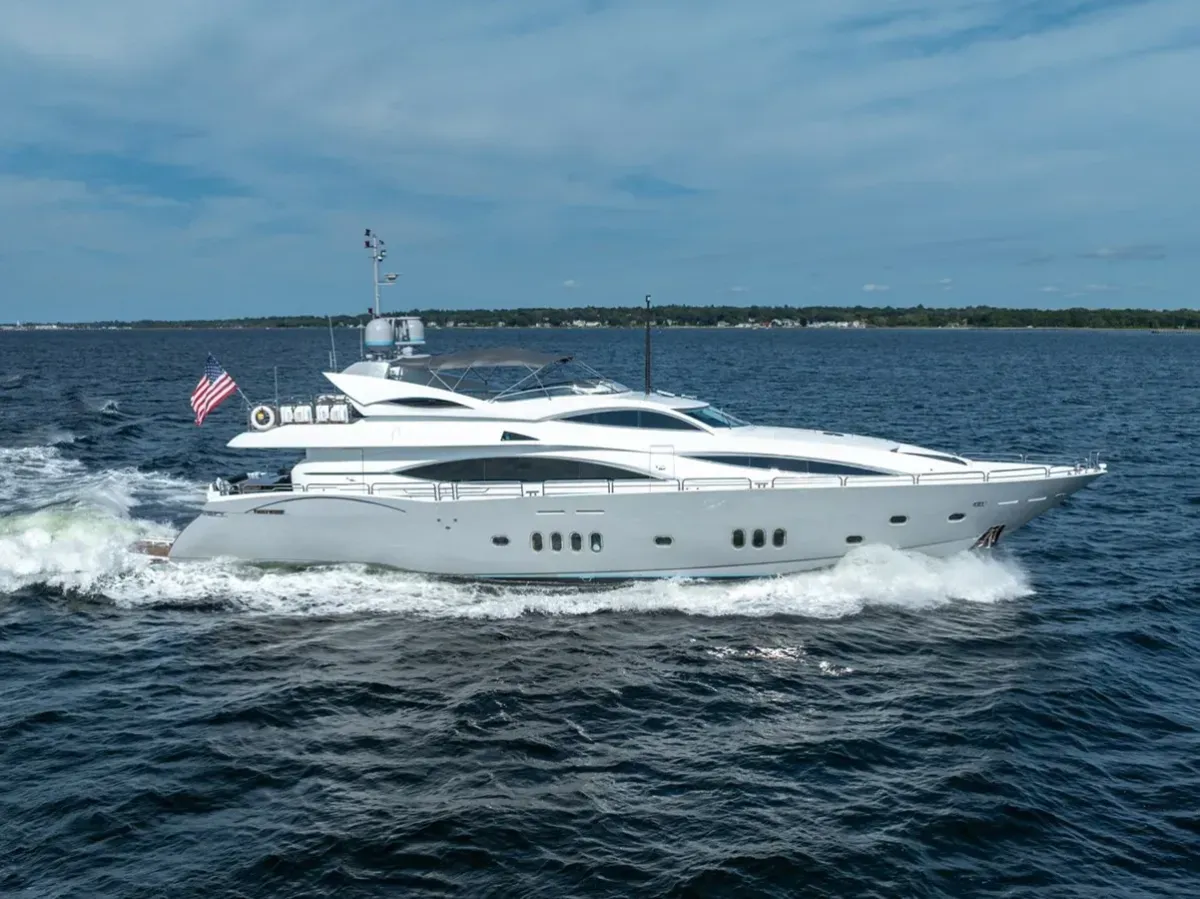 2004 Sunseeker 105 Yacht