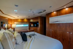 the best price on 2004 Sunseeker 105 Yacht 2004