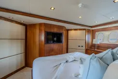 the best price on 2004 Sunseeker 105 Yacht 105
