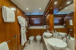 2004 Sunseeker 105 Yacht 105 yacht sale
