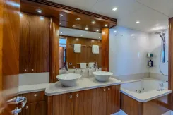 2004 Sunseeker 105 Yacht 2004