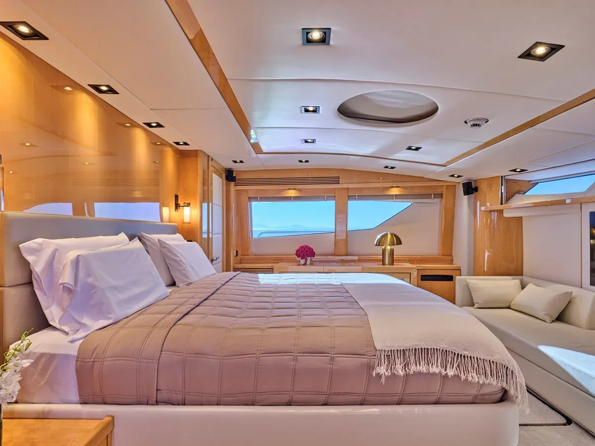 Buy a yacht Blade I - Sunseeker