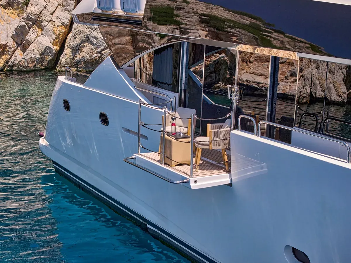 Blade I - Sunseeker yacht sale
