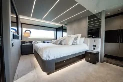 Buy a yacht BAZINGA - Sunseeker