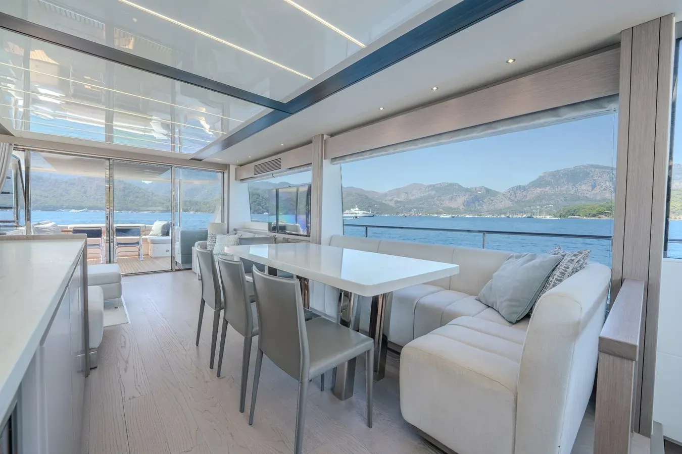 Buy a yacht Naama - Sunseeker