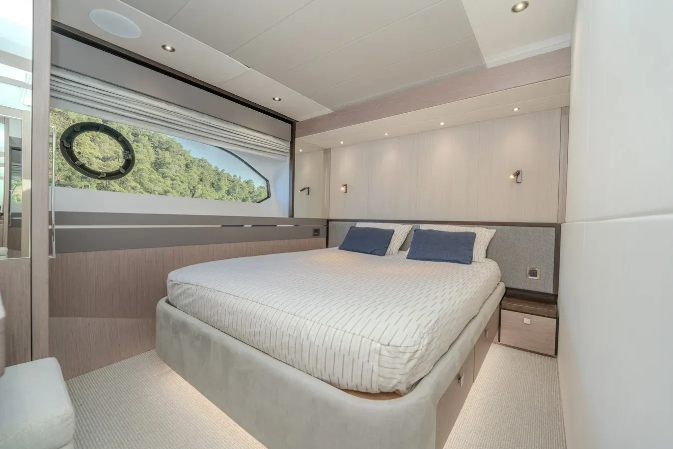 Buy a Naama - Sunseeker at Shestakov Yacht Sales