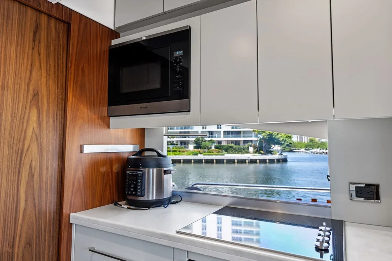 Buy a SEA ZAR - Sunseeker at Shestakov Yacht Sales