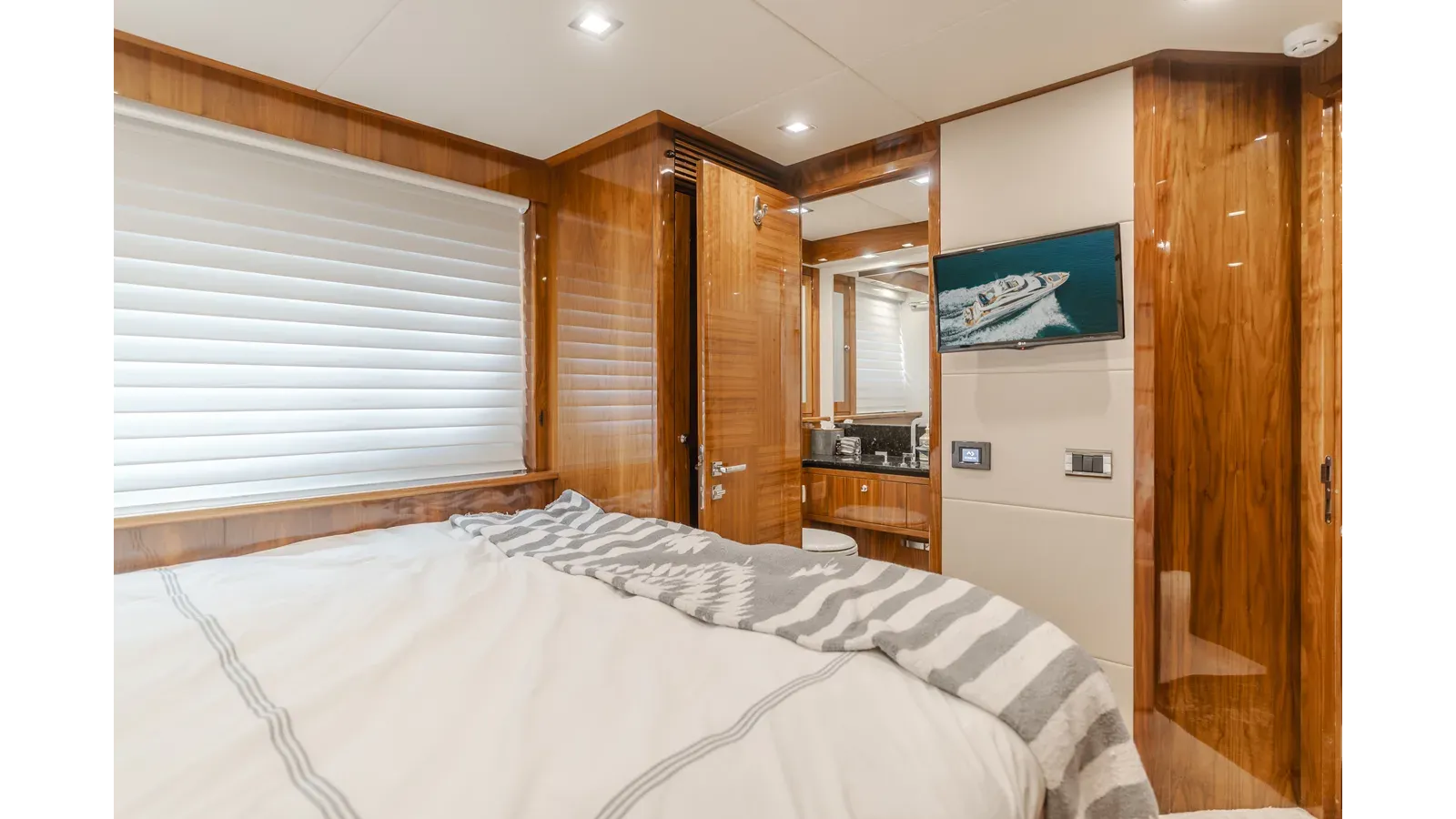 Buy a yacht Indecent Proposal IV