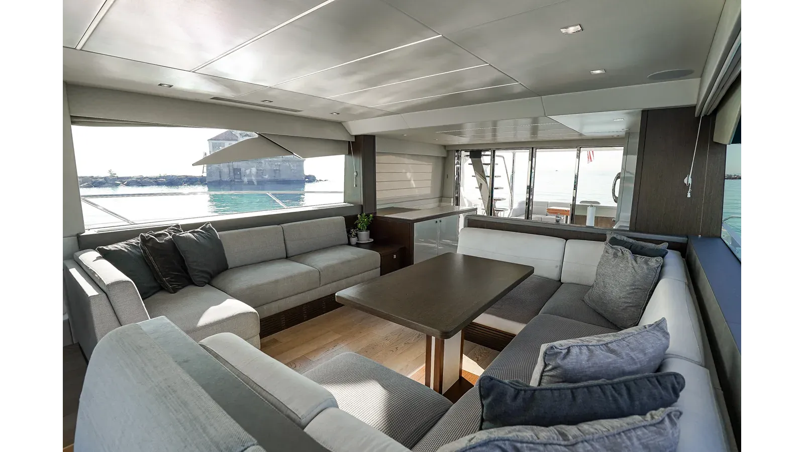 Купить яхту LUCKY BET - Sunseeker в Shestakov Yacht Sales