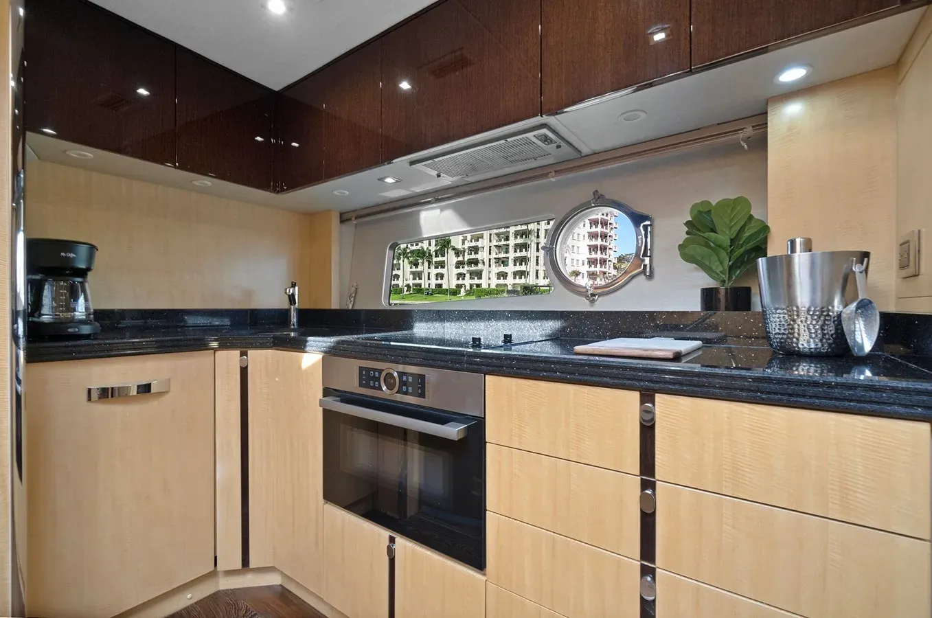 Buy a El Rey 70 at Shestakov Yacht Sales