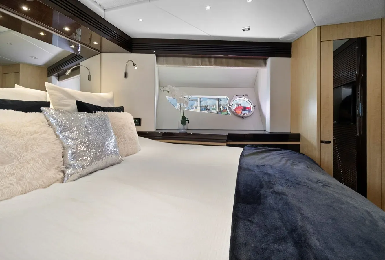 Buy a yacht El Rey 70