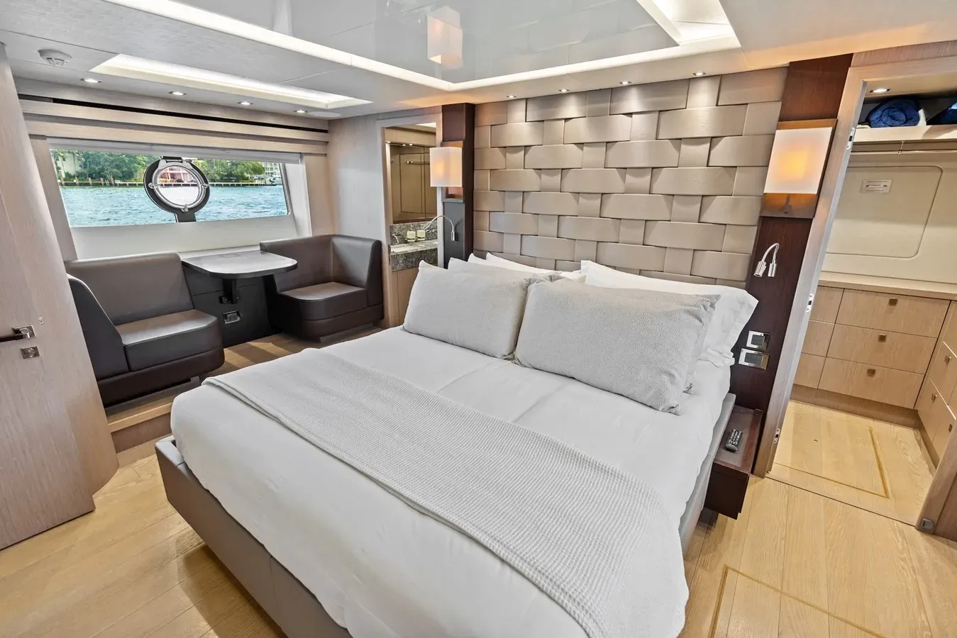 AQUA VISTA - Sunseeker