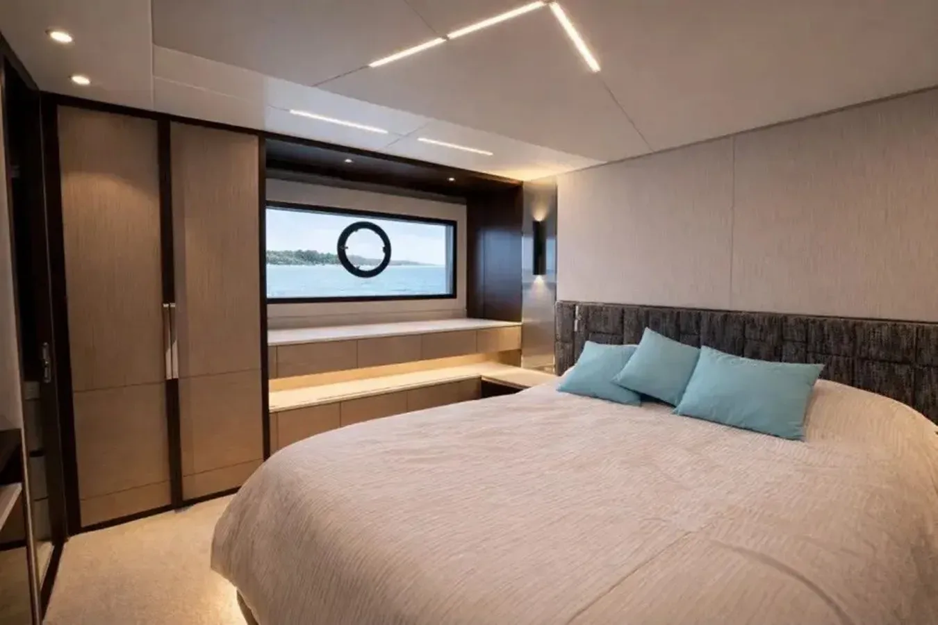 Buy a yacht Sunseeker Manhattan 68 - Sunseeker