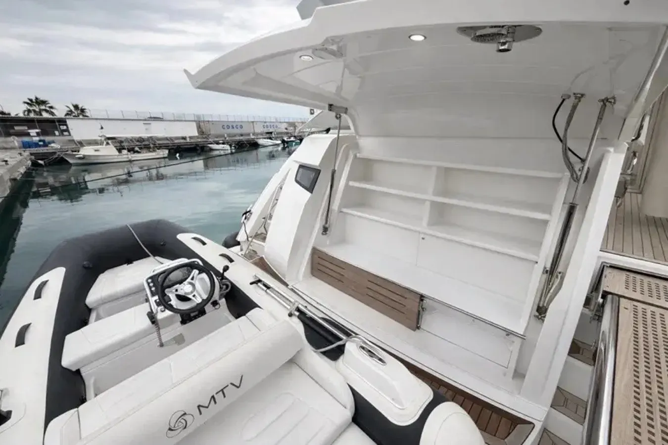 best yacht sales deals Sunseeker Manhattan 68 69
