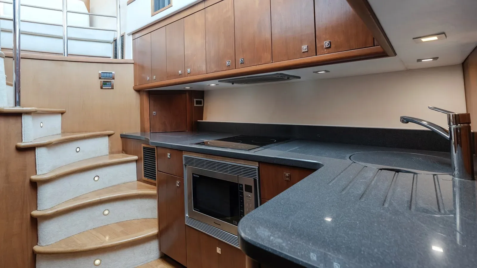 Buy a yacht SILENIK III Predator 52