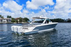 What the Hull - Tiara yacht sale