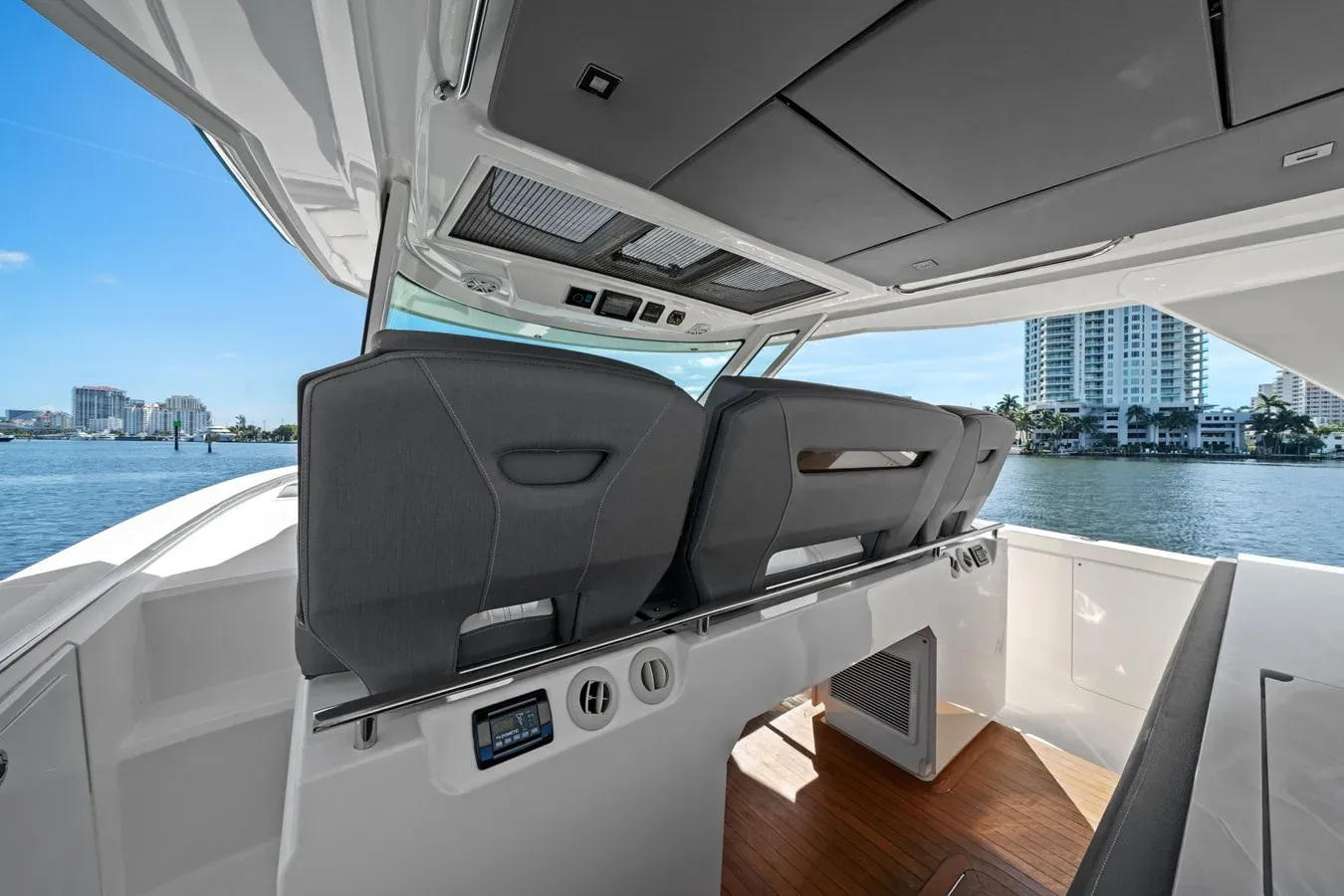 What the Hull 43 yacht sale