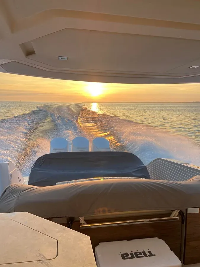 Pepsea - Tiara yacht sale