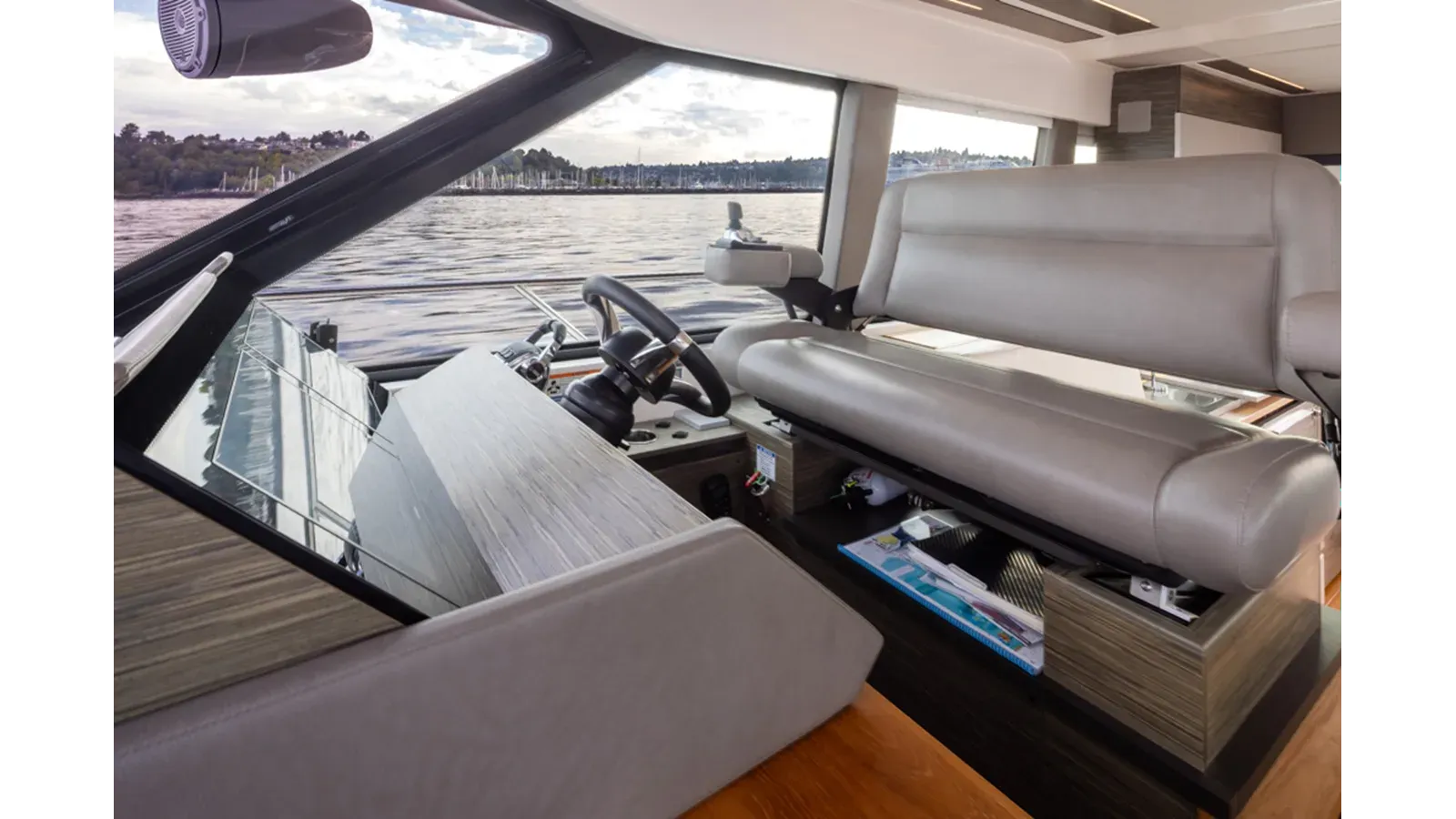 TIARA C49 COUPE 50 yacht sale