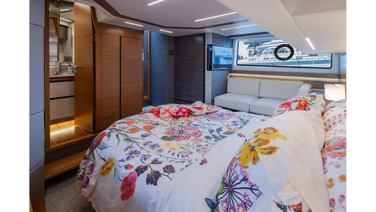 the best price on TIARA C49 COUPE - Tiara
