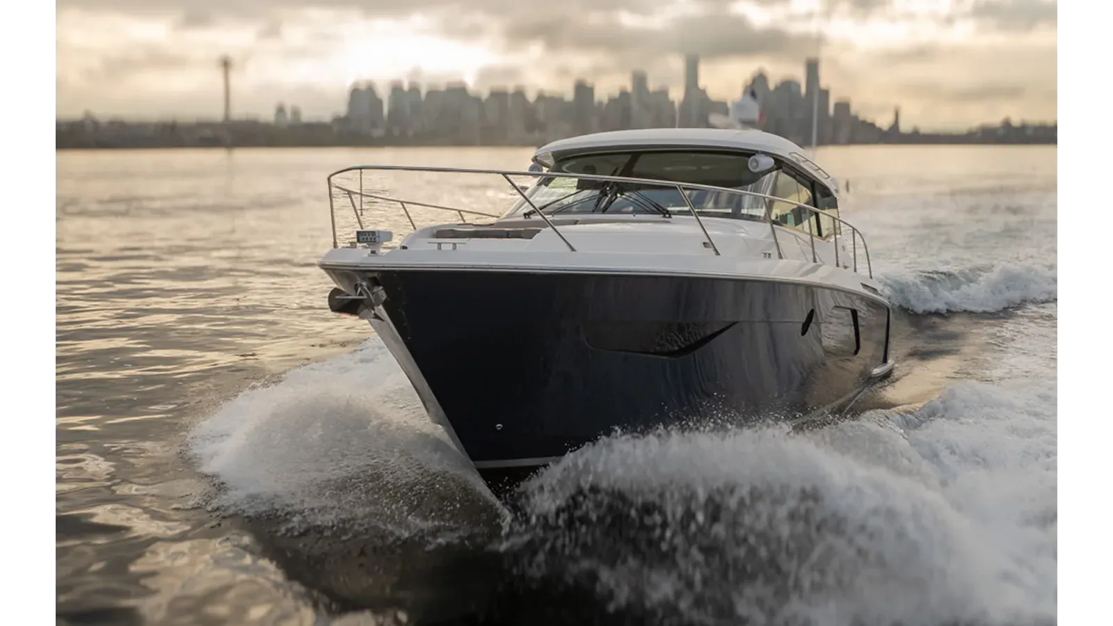 TIARA C49 COUPE - Tiara