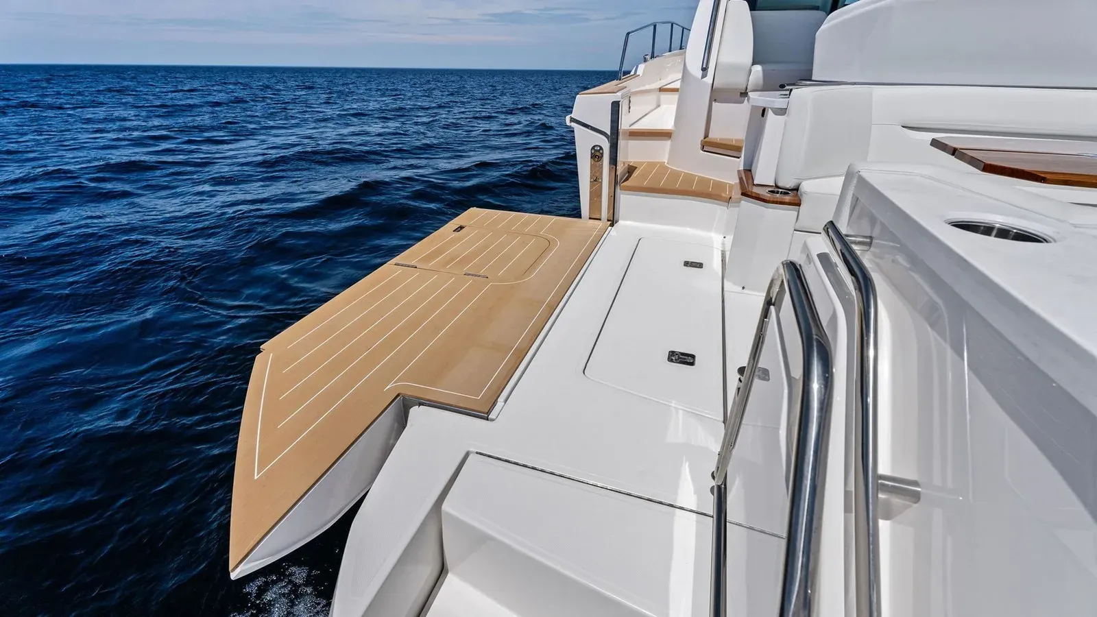 Galati Yacht Sales Trade - Tiara