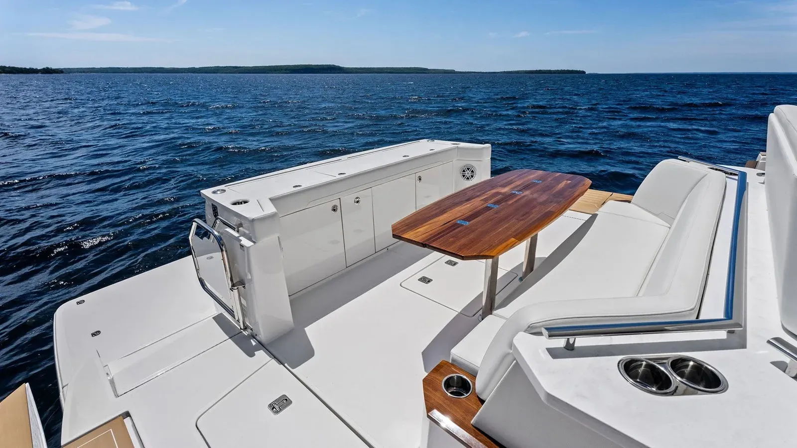 Galati Yacht Sales Trade - Tiara