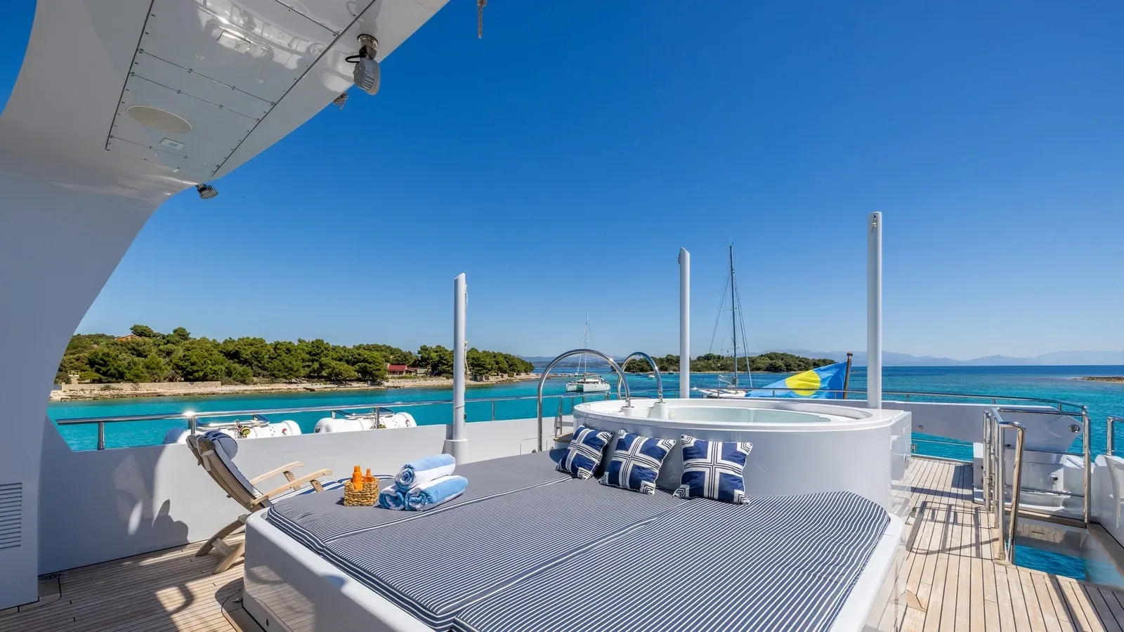 the best price on LA STELLA DEI MARI - TIMMERMAN YACHTS